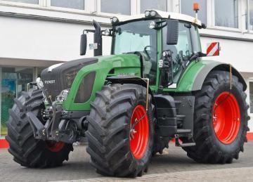 Fendt 927 Vario tractor