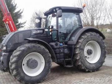 Valtra S353 tractor
