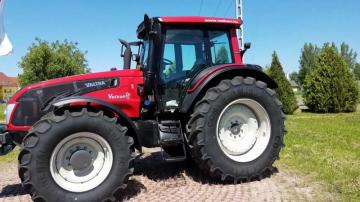 Valtra T173 tractor
