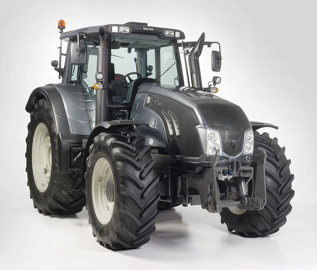 Valtra T213 tractor