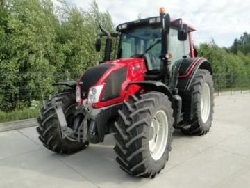 Valtra N113 HiTech tractor