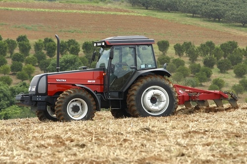 Valtra Media Line BM 120 tractor