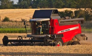 Massey Ferguson ACTIVA S 7347 MCS harvesting combine