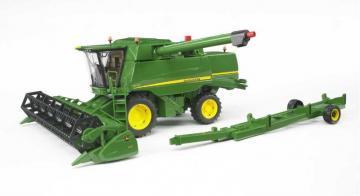 Bruder John Deere Combine harvester T670i toy