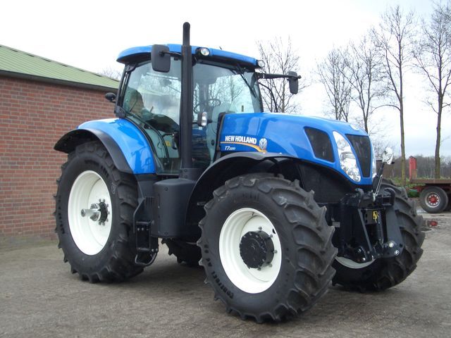 New Holland T7.220 Standard tractor