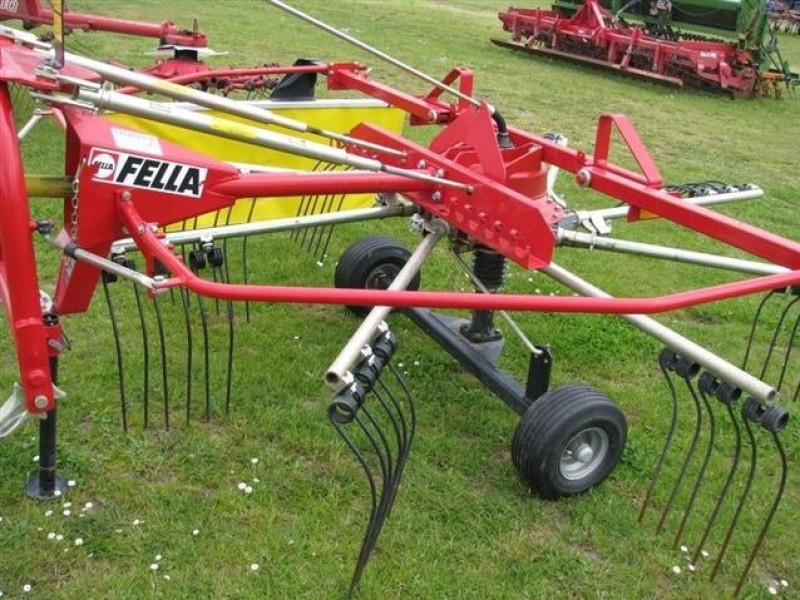 Fella TS 301 DN single-rotor rake