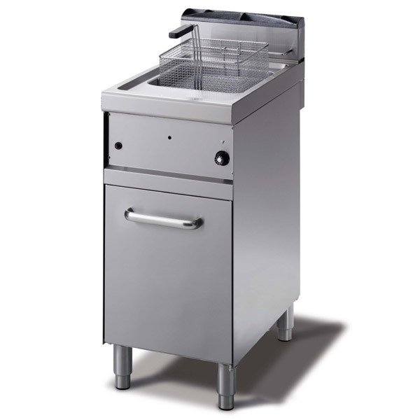 Giga Emme 7 M7F4G Gas fryer on cabinet closed by a shutter door