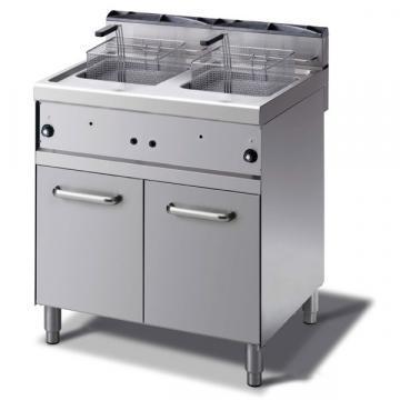 Giga Emme 7 M7F8G Gas fryer on cabinet closed by a shutter door