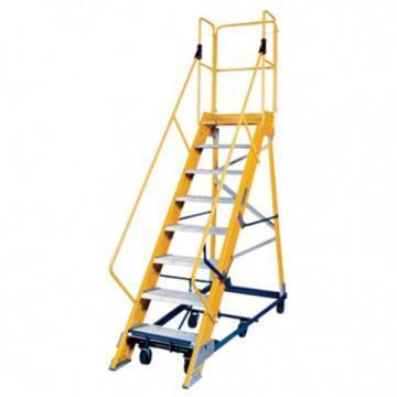 Louisville Type IA 8 ft Fiberglass Platform Warehouse Ladder