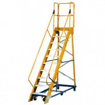 Louisville Type IA 10 ft Fiberglass Platform Warehouse Ladder