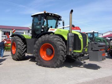 CLAAS Xerion 4500 Farm Tractor