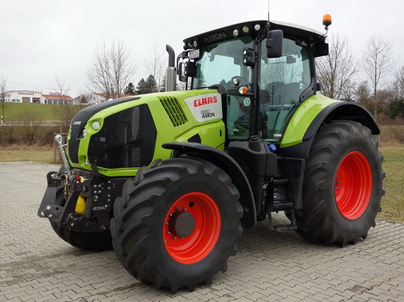 CLAAS Axion 810 Farm Tractor