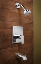 American Standard Onyx Single-Handle Bath/Shower Faucet in Chrome