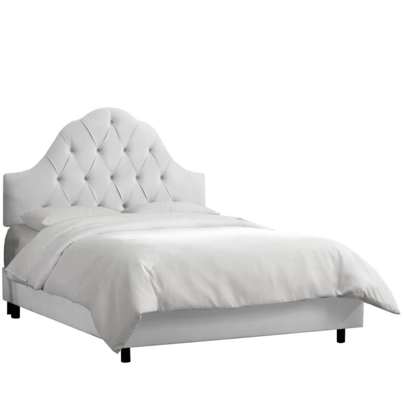 Skyline Queen Arched Tufted Bed In Velvet White