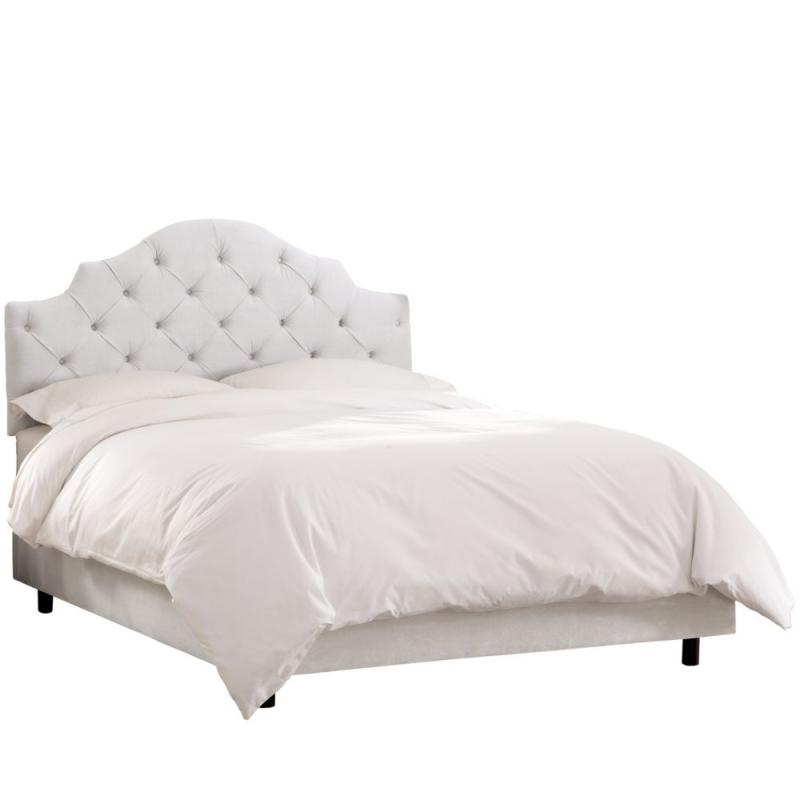 Skyline King Tufted Notched Bed In Velvet White
