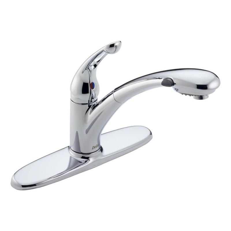 Delta Signature Single-Handle Pull-Out Sprayer Kitchen Faucet in Chrome