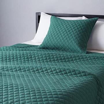 Amazon Basics Cotton Jersey Quilt and Sham Bed Set, Down-Alternative Quilt - Twin/Twin XL Dark Green