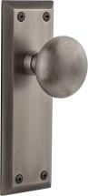 Grandeur Fifth Avenue Plate with Fifth Avenue Knob, Privacy - 2.375", Antique Pewter