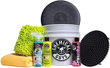 Chemical Guys HOL_128 Car Cleaning Kit, with Car Wash Soap, Bucket and 16oz Car Care Cleaning
