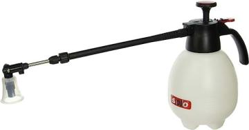 SOLO 420 2-Liter One-Hand Pressure Sprayer with Adjustable Telescoping Wand